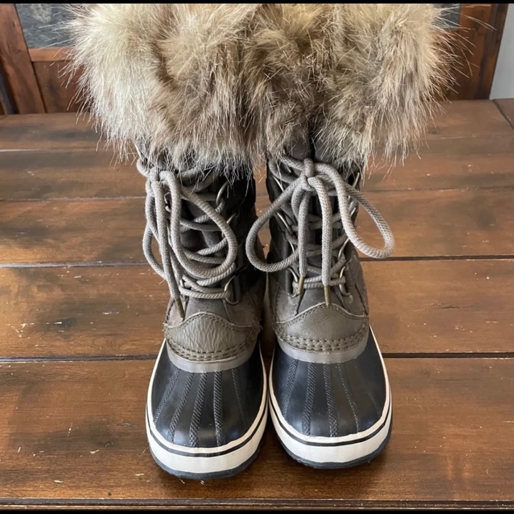 Sorel Joan of Arc Boots Size 6